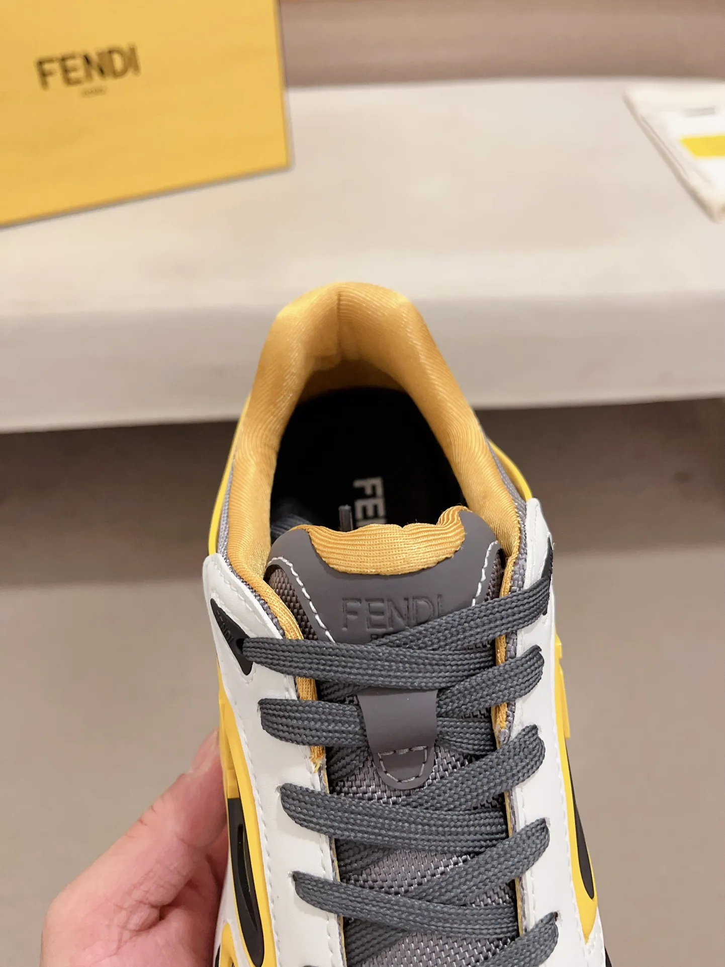 Men's shoes💰: 760💰(Higher version) [Fendi] Fendi's latest casual shoes for men! Available at counters simultaneously! A one-to-one replica of the original. Made entirely of imported top-grain calfskin, the interior is made of top-grain water-dyed cowhide, and the original factory-supplied rubber outsole. Leading new fashion concepts. Matching code: 39-44. 38.45 can be customized and cannot be returned or exchanged!